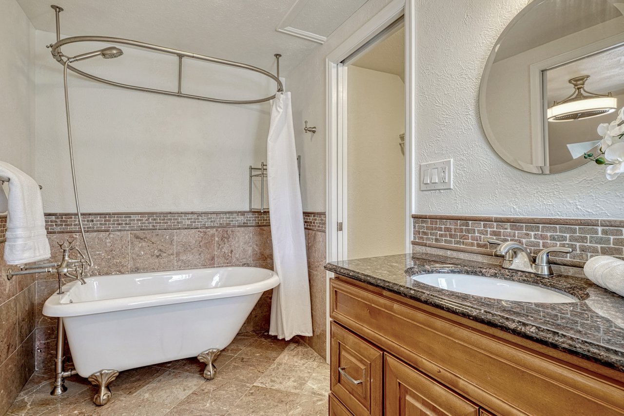 801 E Costilla Street