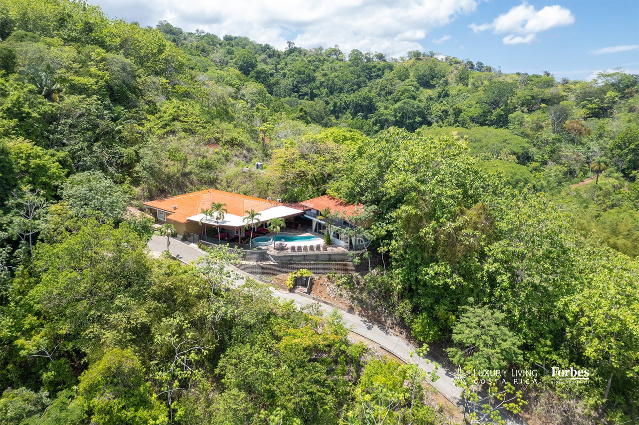21455 - Remodeled Residence, 10 bedrooms, Near Marina Los Sueños with Views