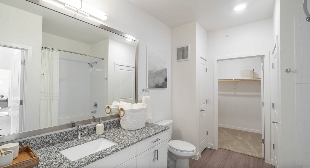 Enjoy up to 12 weeks of base rent FREE!