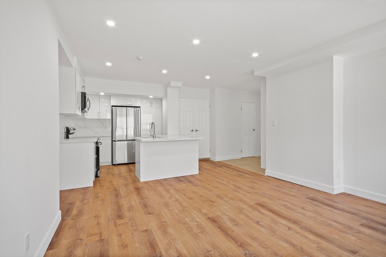 1328 Gerrard Street E Unit: 203