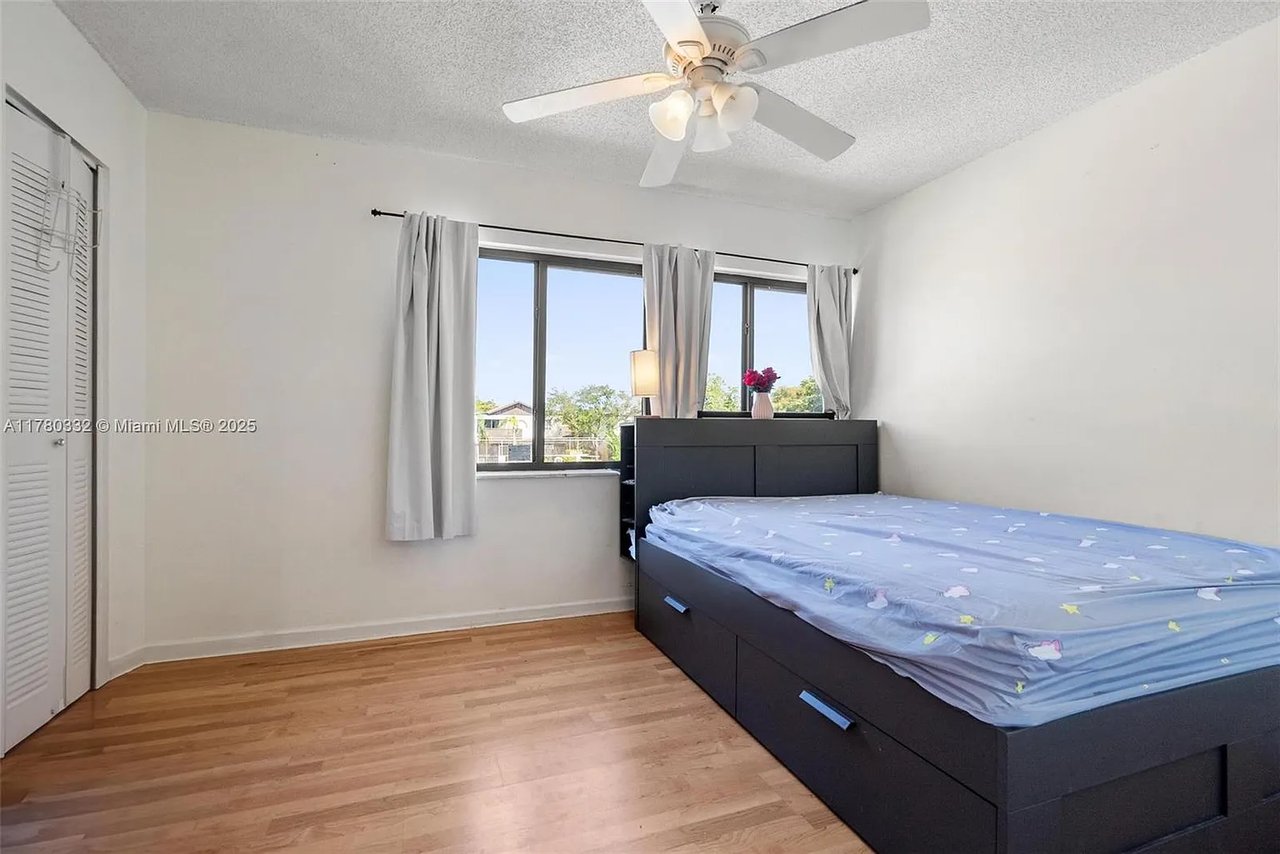 3200 NW 5th Ter Apt 33