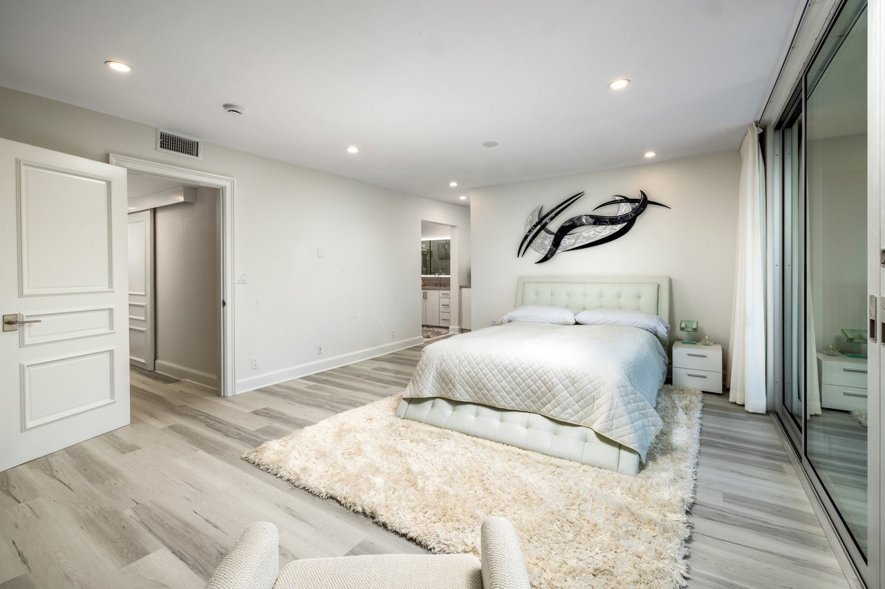 1585 S Coast # 31