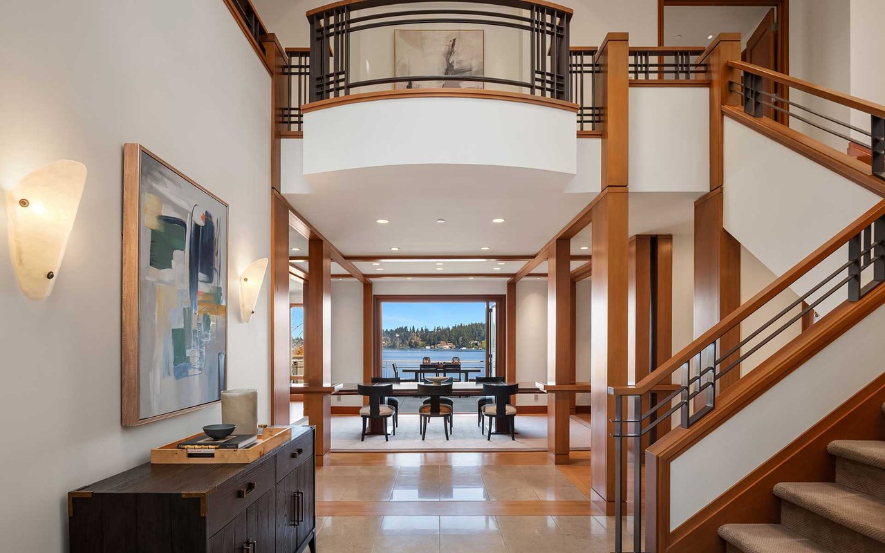 Northwest Contemporary Style on Mercer Island’s Cherished North End