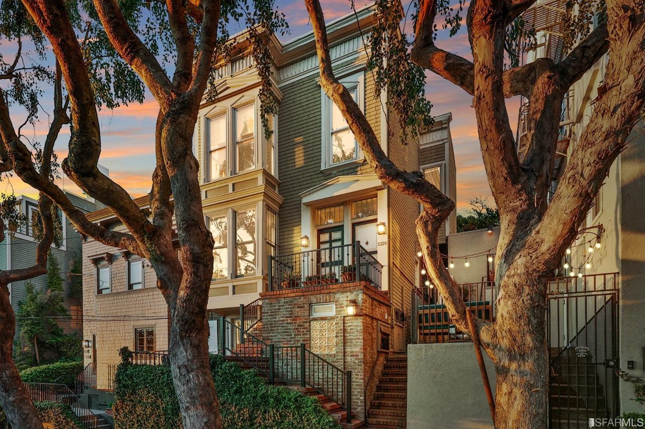 1328 Greenwich St