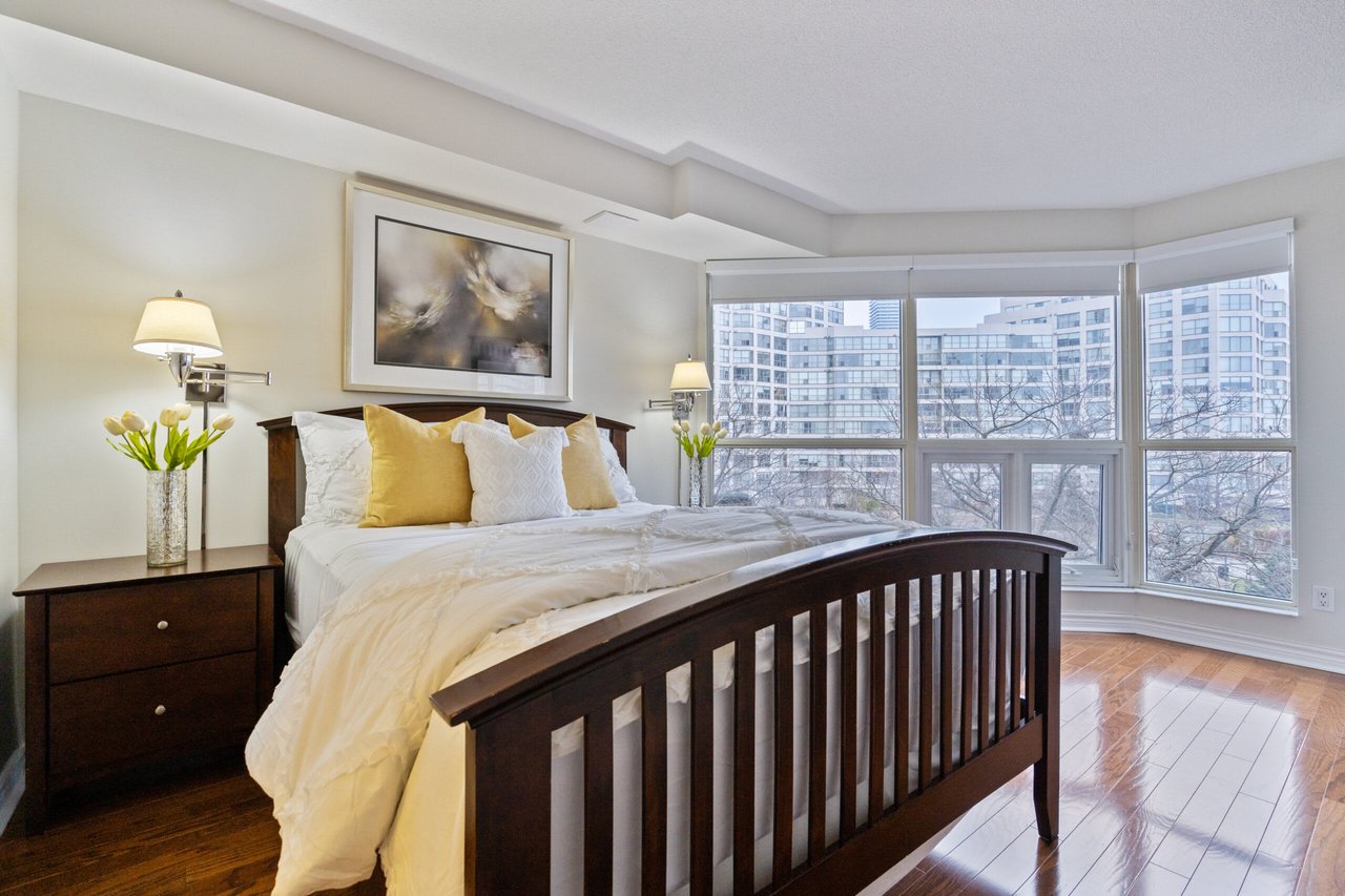 2267 Lake Shore Blvd W Unit 418
