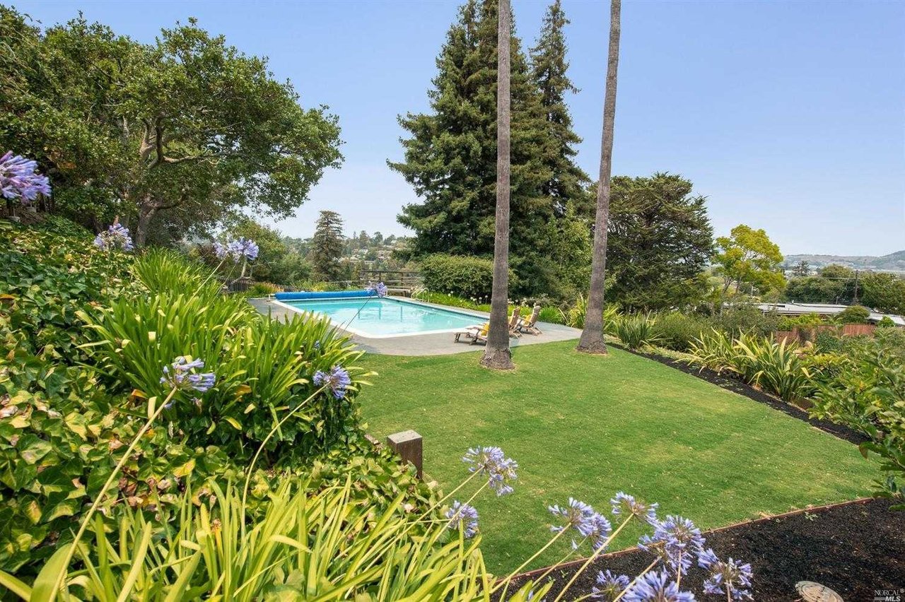 484 Chapman Drive