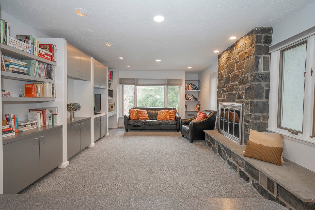 Modern Single Family Home 