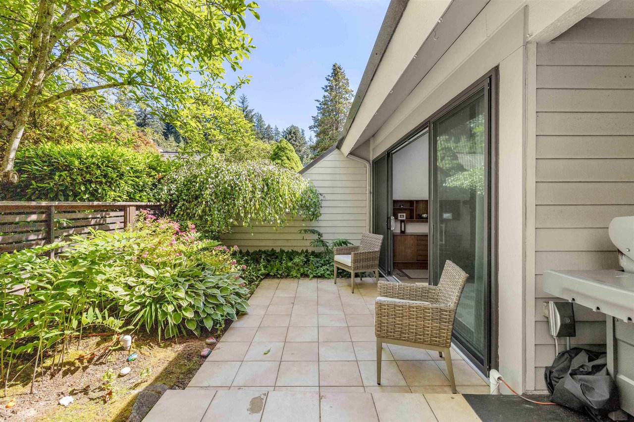 9-4957 Marine Dr