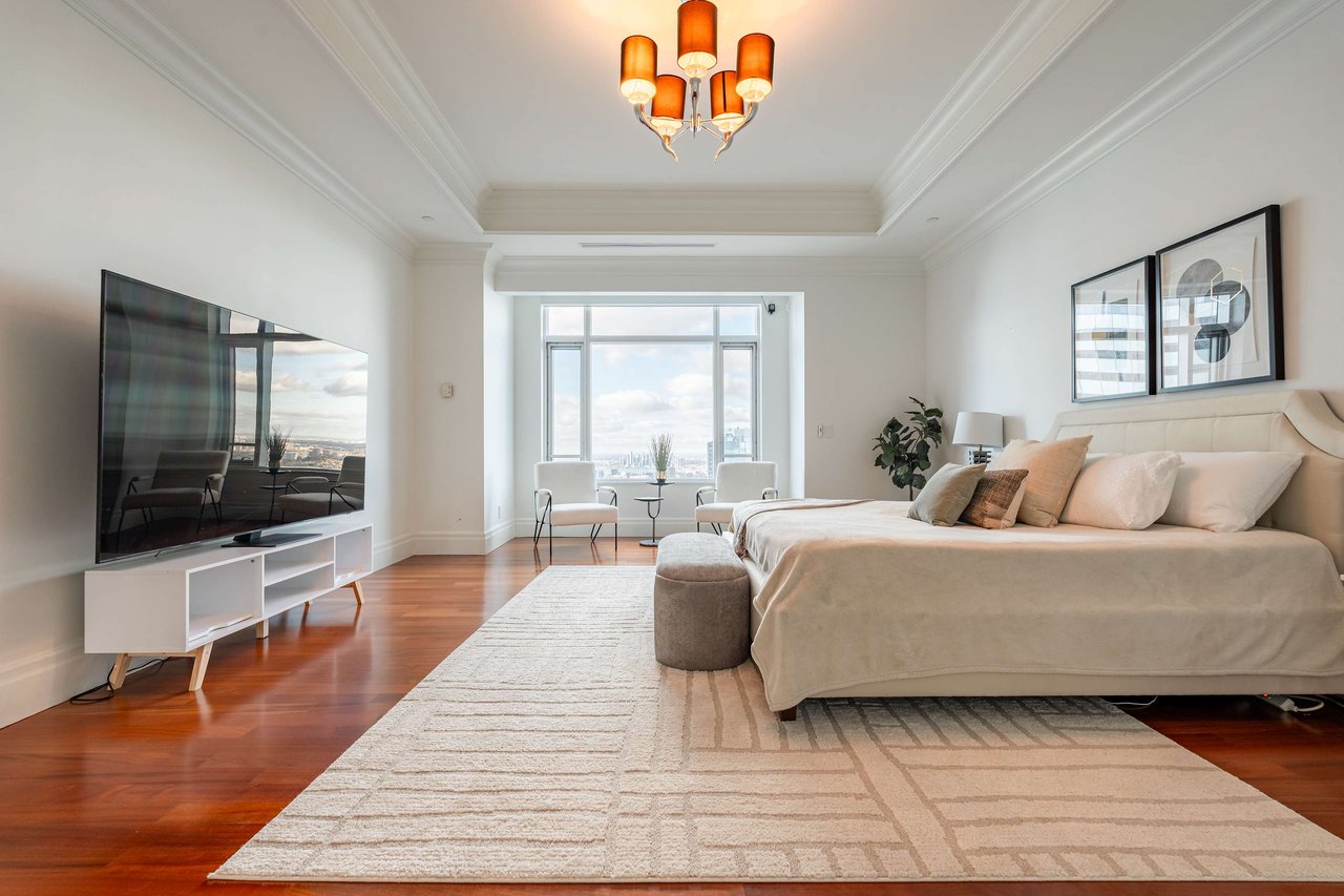 311 Bay St #5104, Toronto