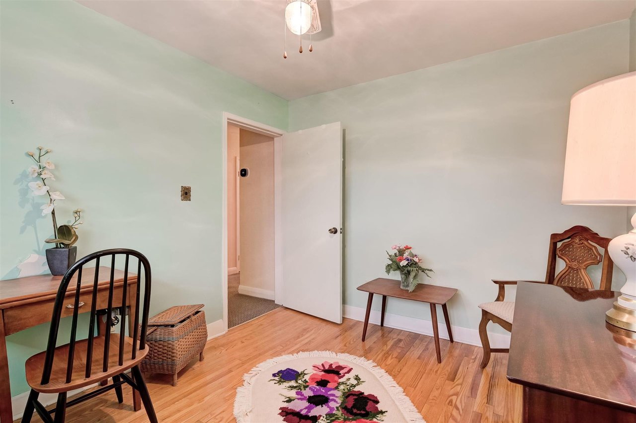 240 Chine Dr