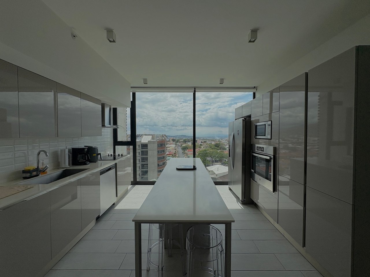 High Floor City View Residence, Sabana and Rohrmoser, San Jose