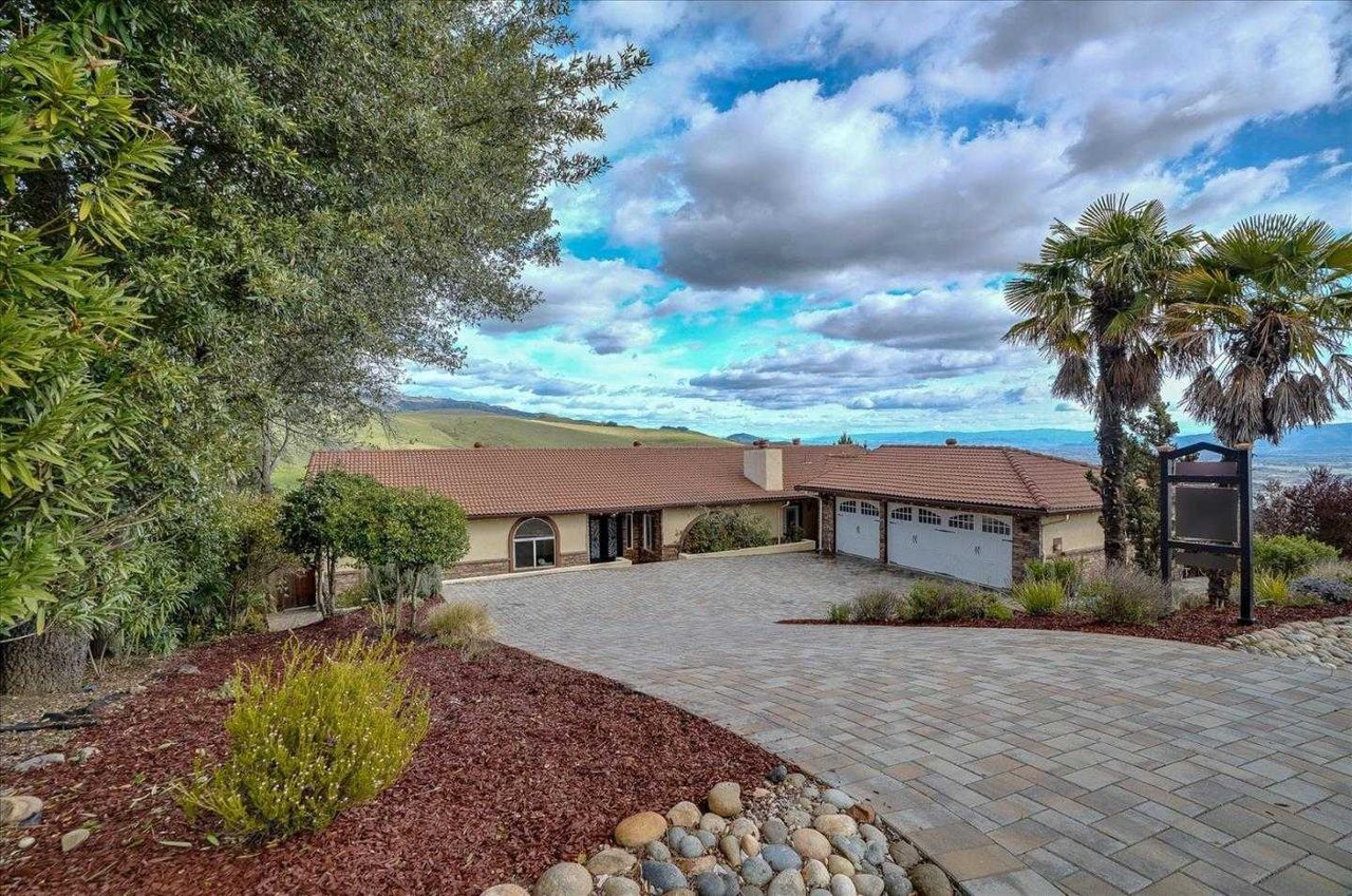 3440 Oakwood CT