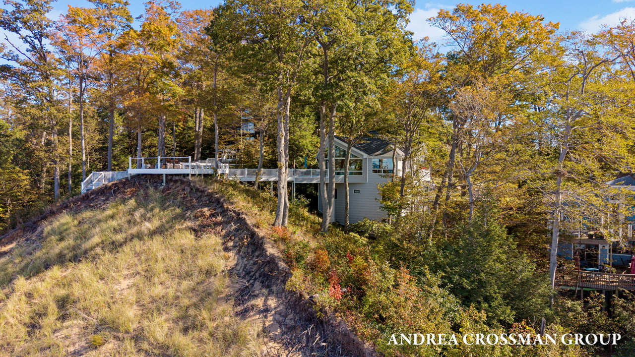 9565 Whispering Sands Dr