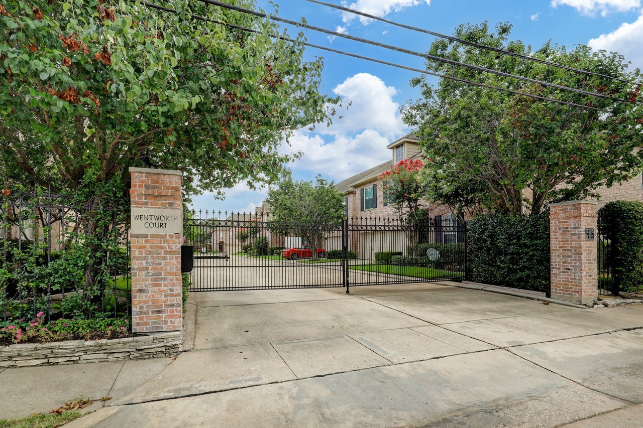 1307 Wentworth Ct