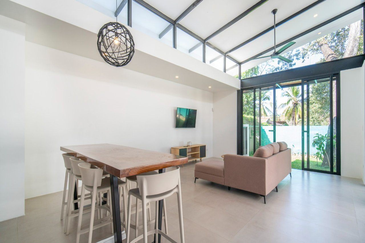 Casa Cenizaro | Elegant 4-Bed Tropical Retreat with Pool in Surfside, Potrero