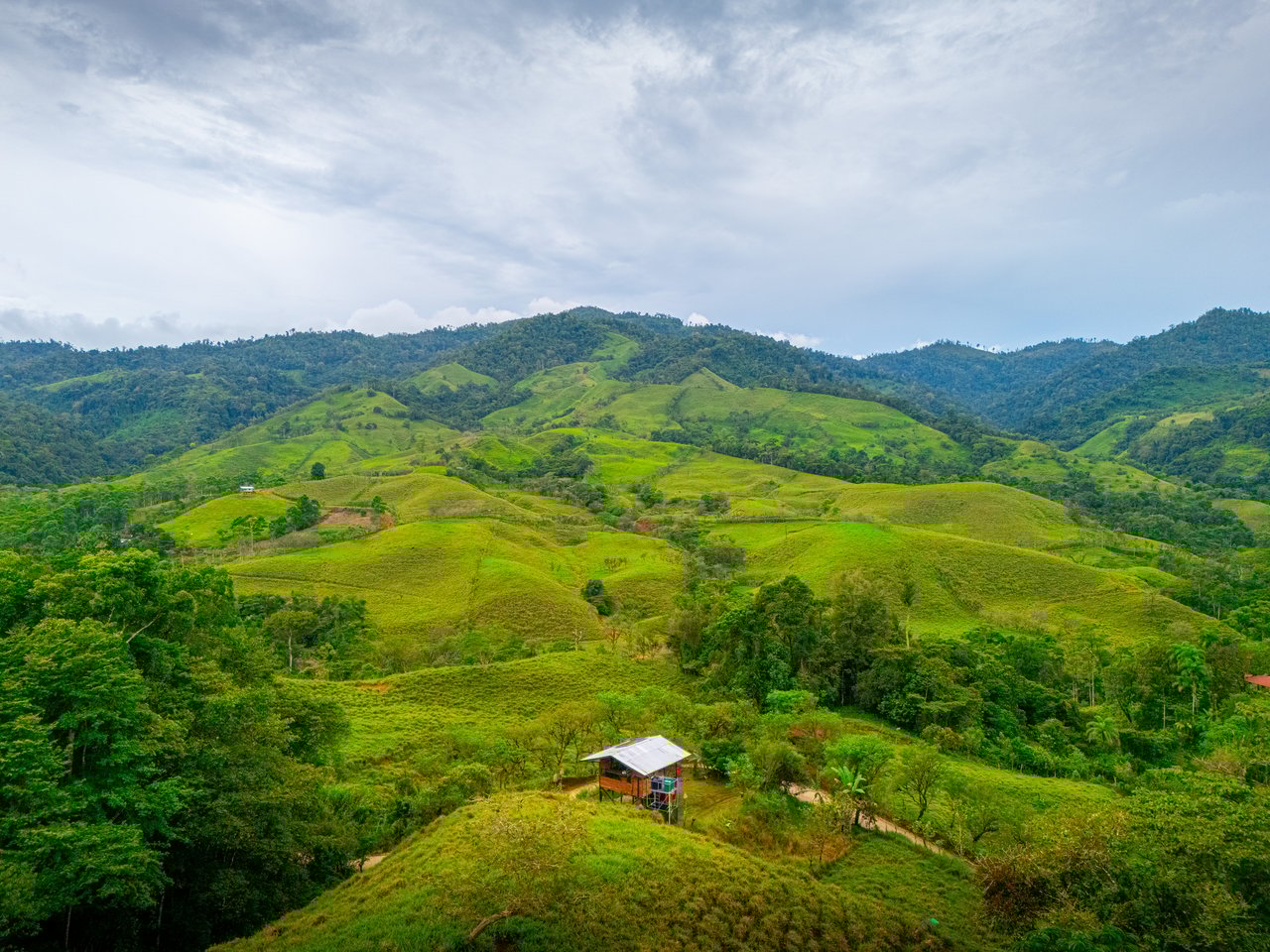 Off Grid Cabin - San Vito with Amazing Mountain Views