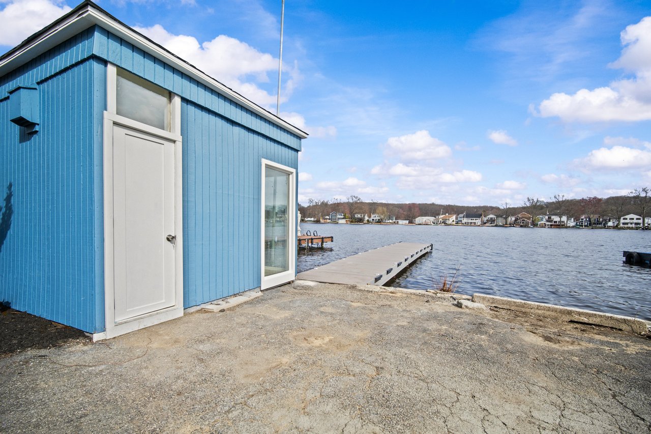 35 S Lakeside Ave