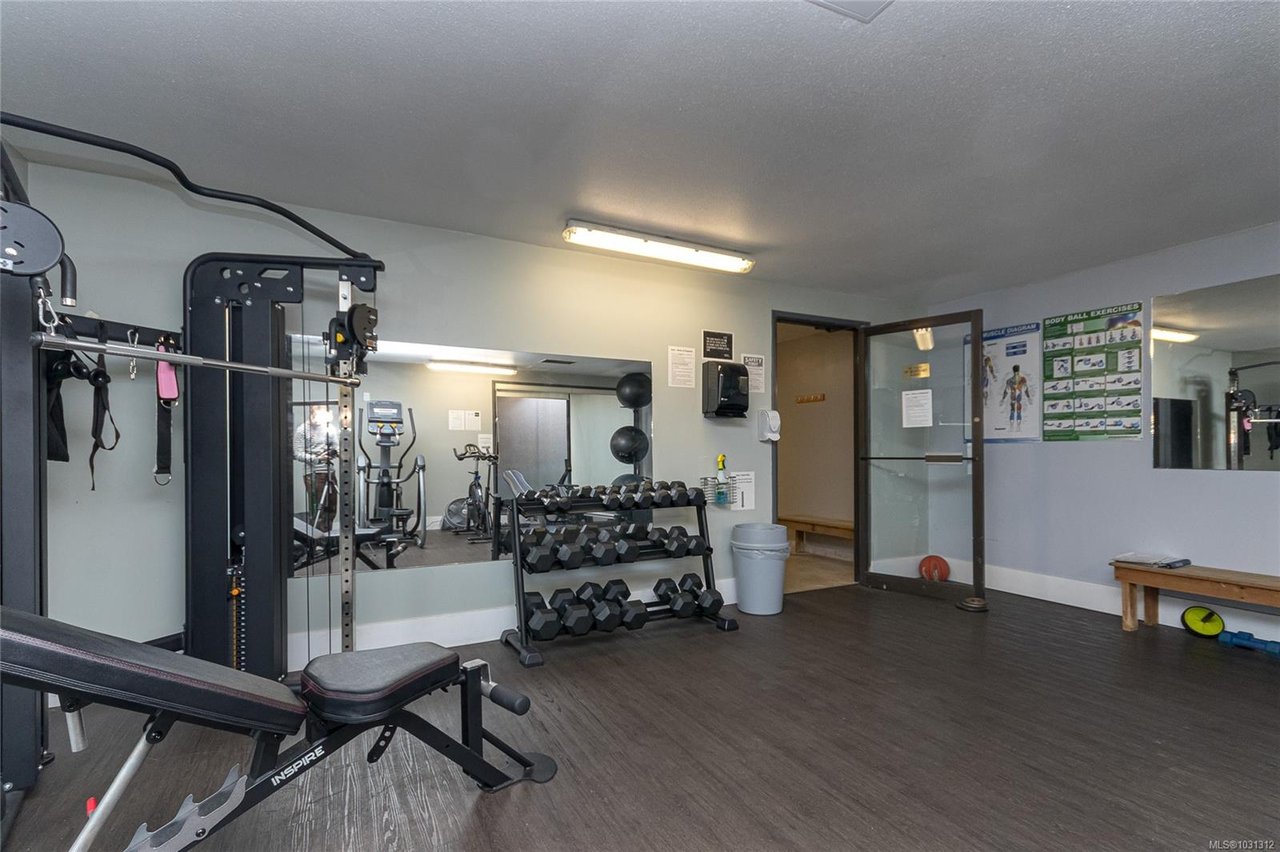 1109-1630 Quadra St, Victoria