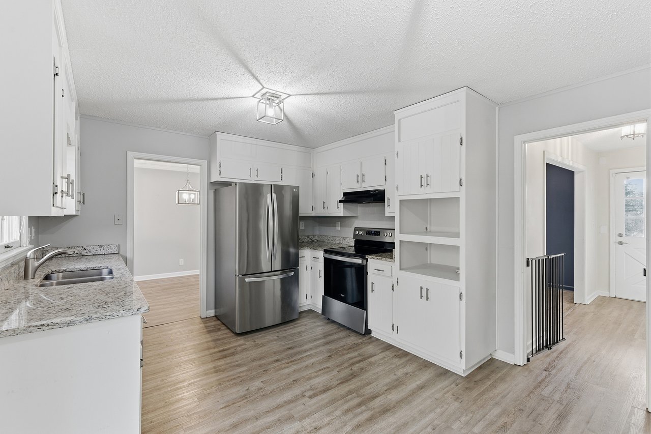 South Huntsville Home with Fireplace & Outdoor Space