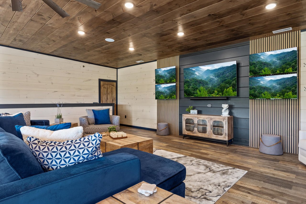 1362 Rambling Creek Way