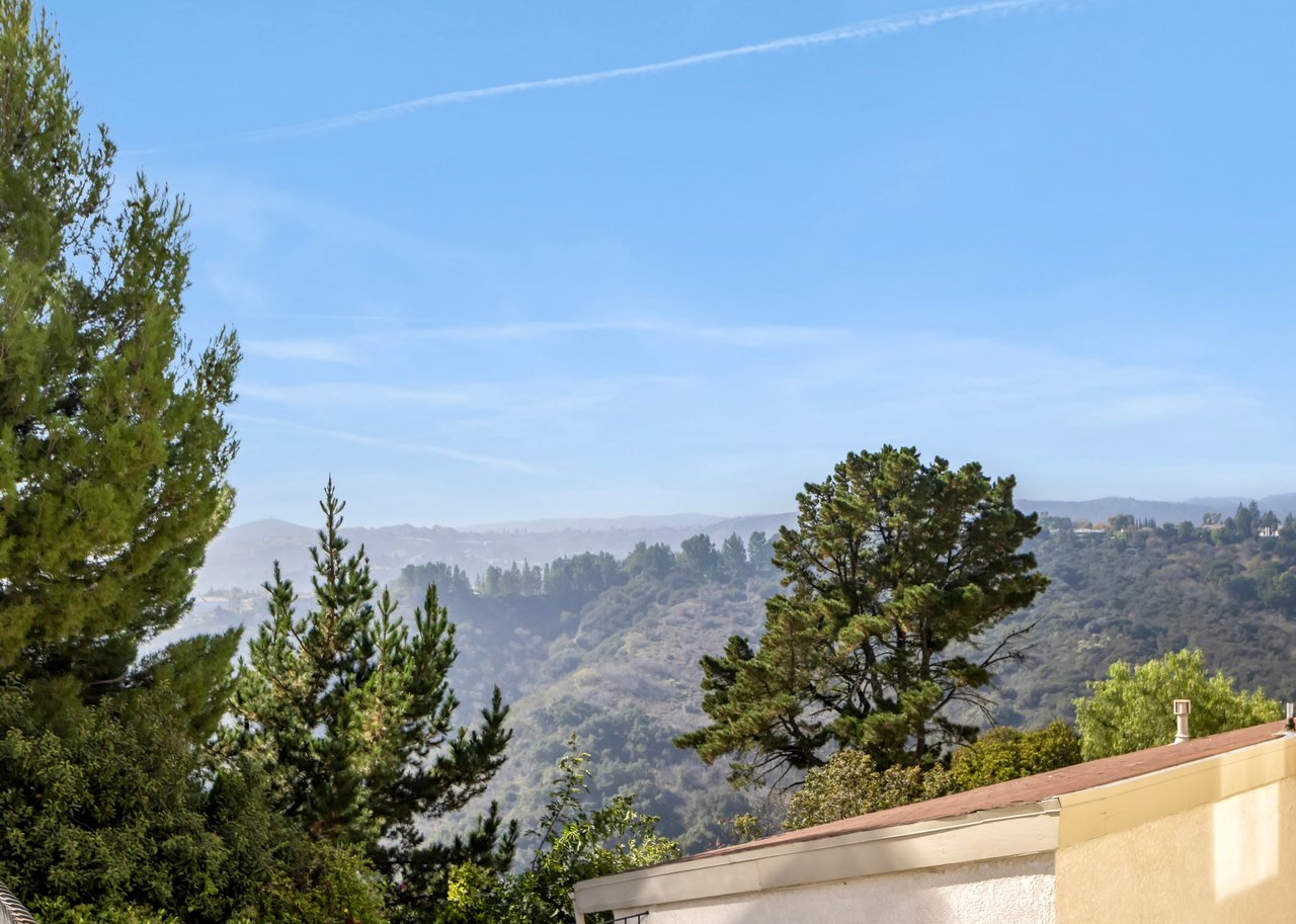 2385 Roscomare Rd Unit: D3, Bel Air 