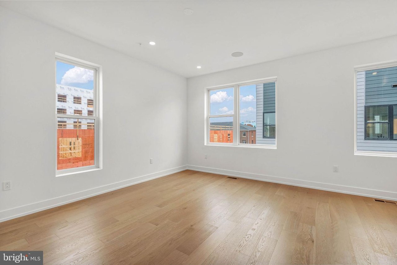 660 Fairmount Ave, Philadelphia, PA 19123