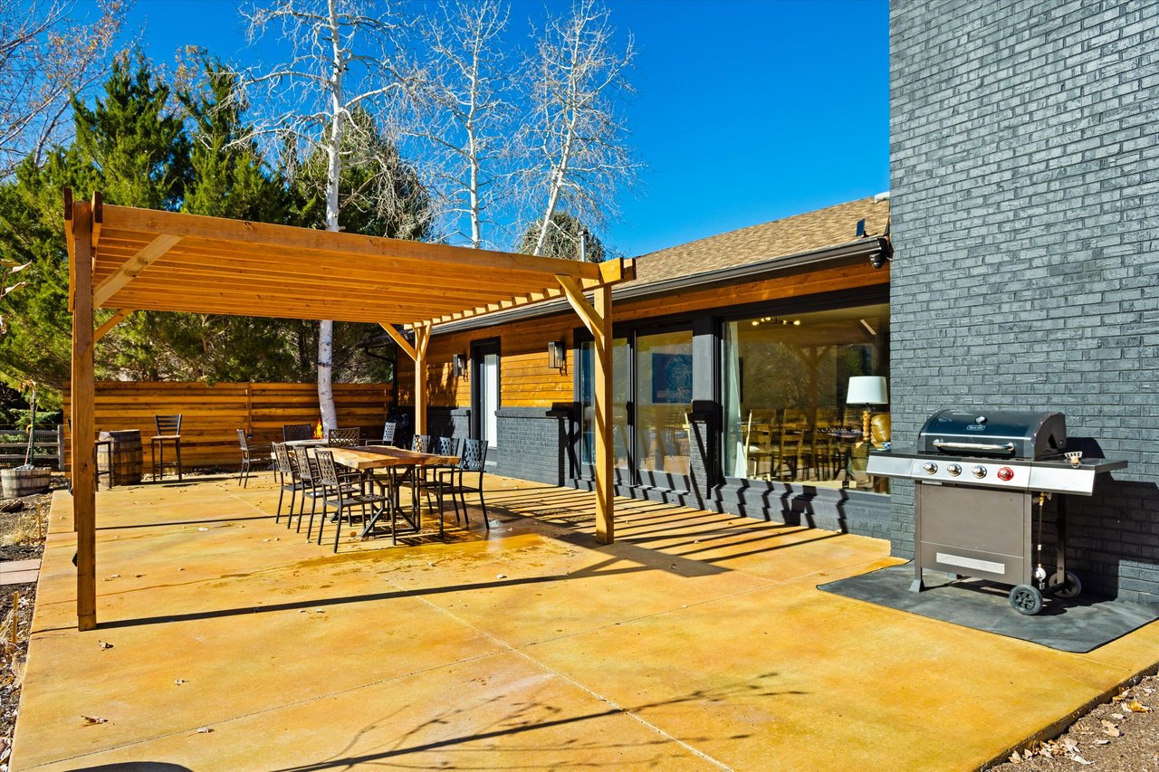 Beautifully Remodeled Home in the Heart of the Valley