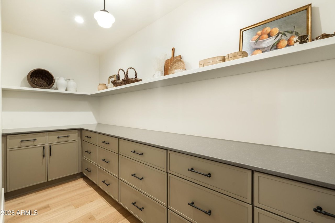8401 E Vista Del Lago