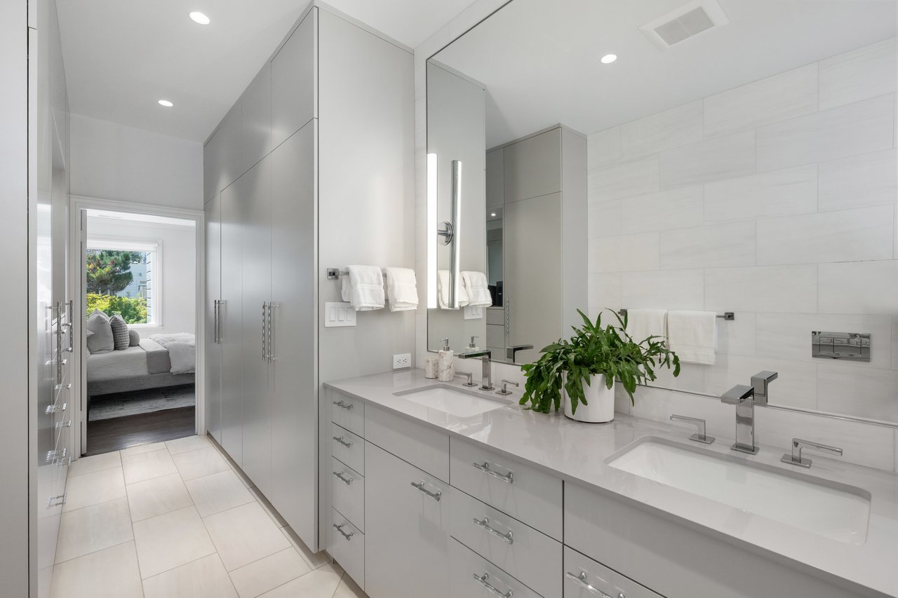 Stylishly Renovated & Palace-Adjacent