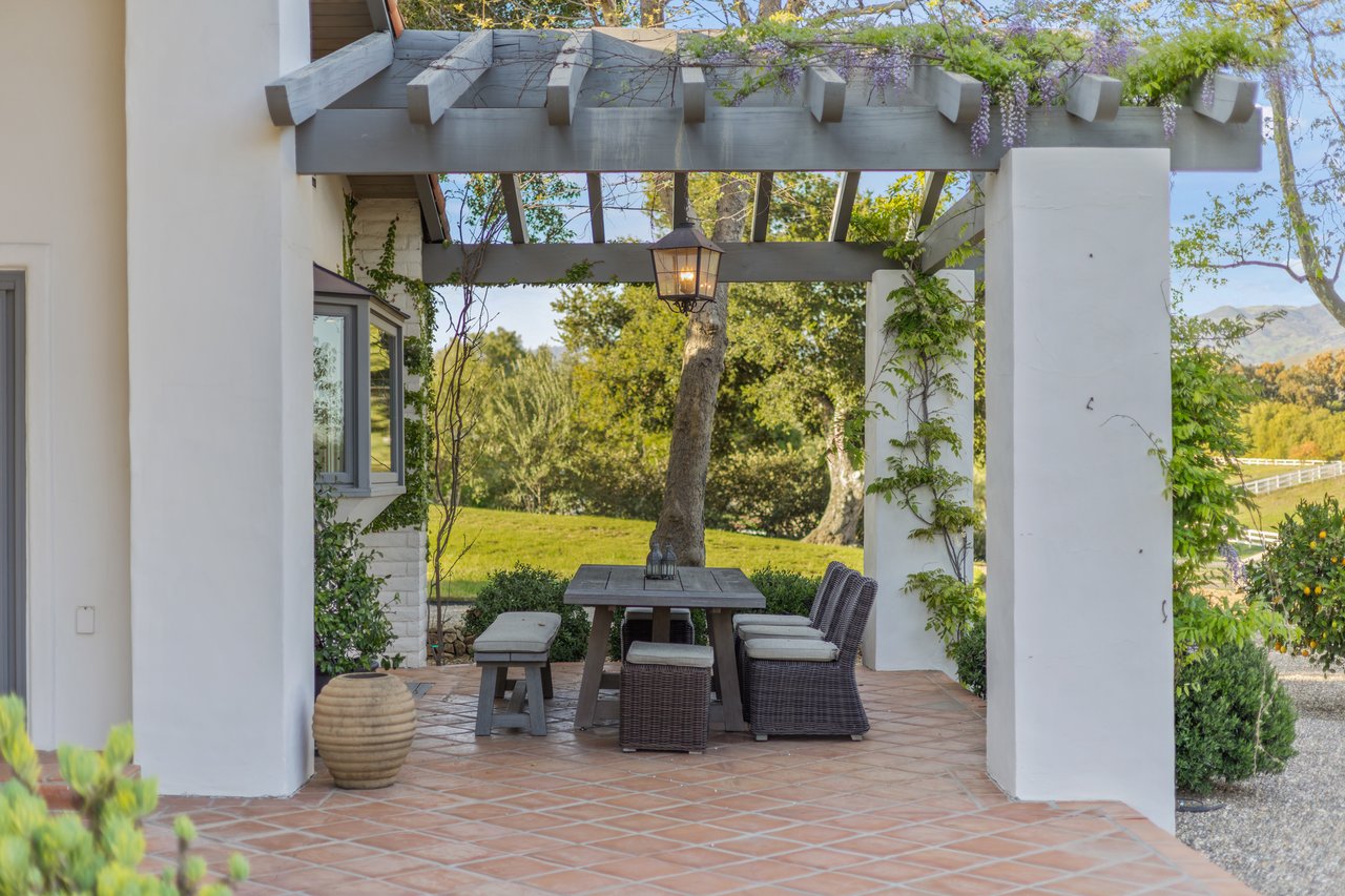 CONTEMPORARY HACIENDA with Privacy, Views, and Quality Craftsmanship