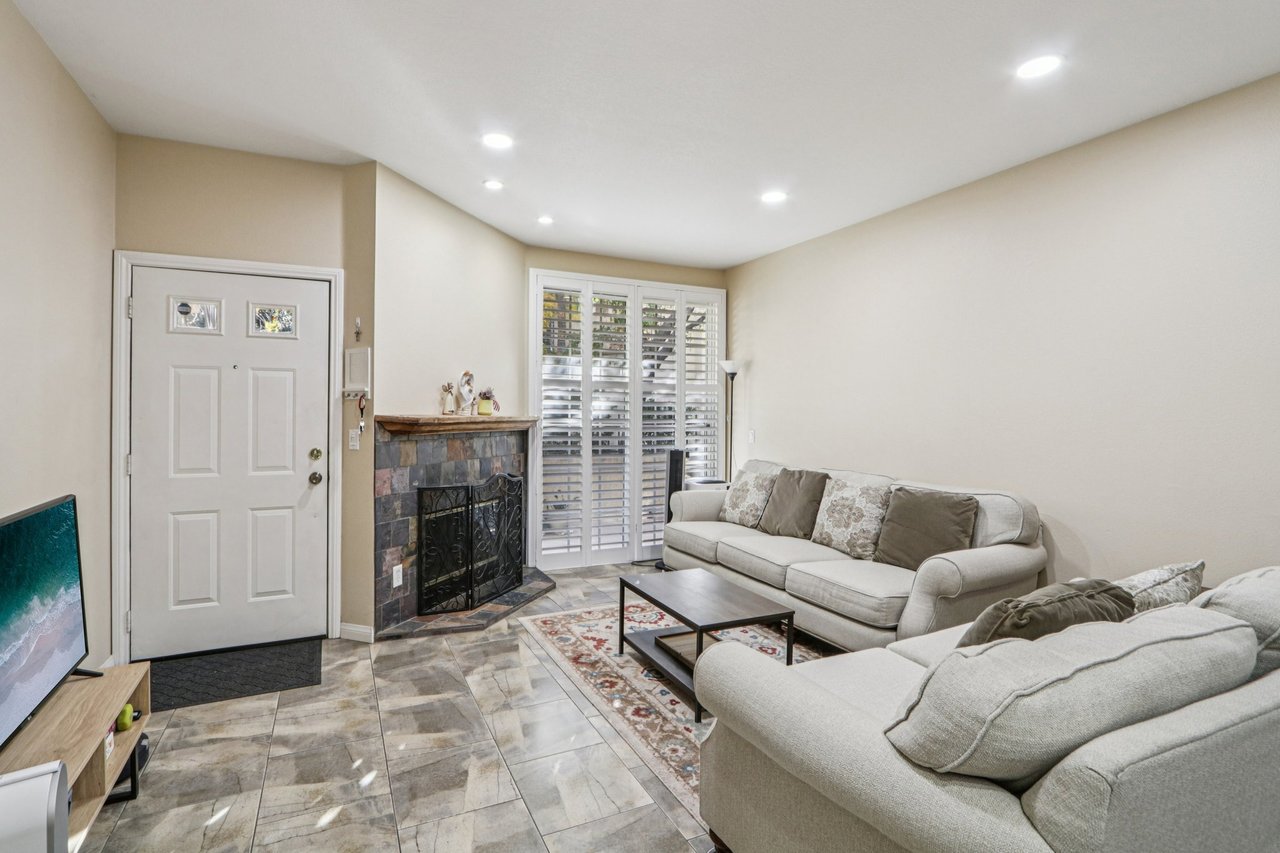 24111 Del Monte Dr, Valencia, CA 91355