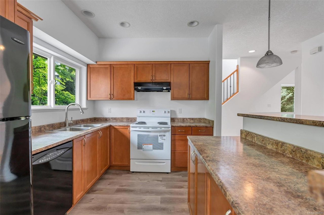 2-1405 Mallek Cres