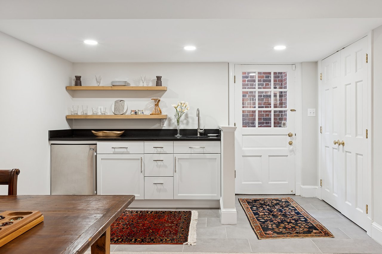 1306 Bishop Lane