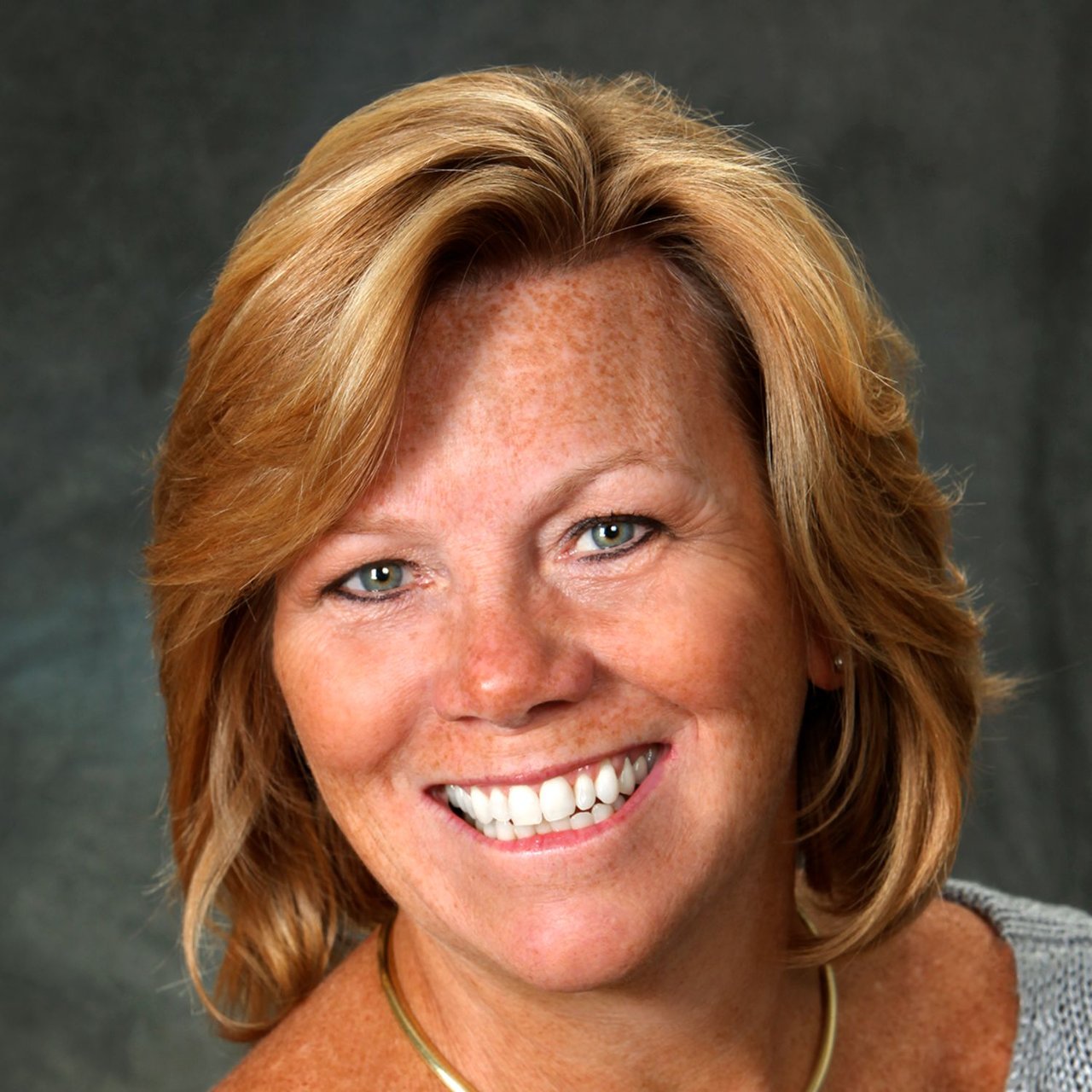Suzie Winchester Lexington, MA Real Estate Agent Headshot