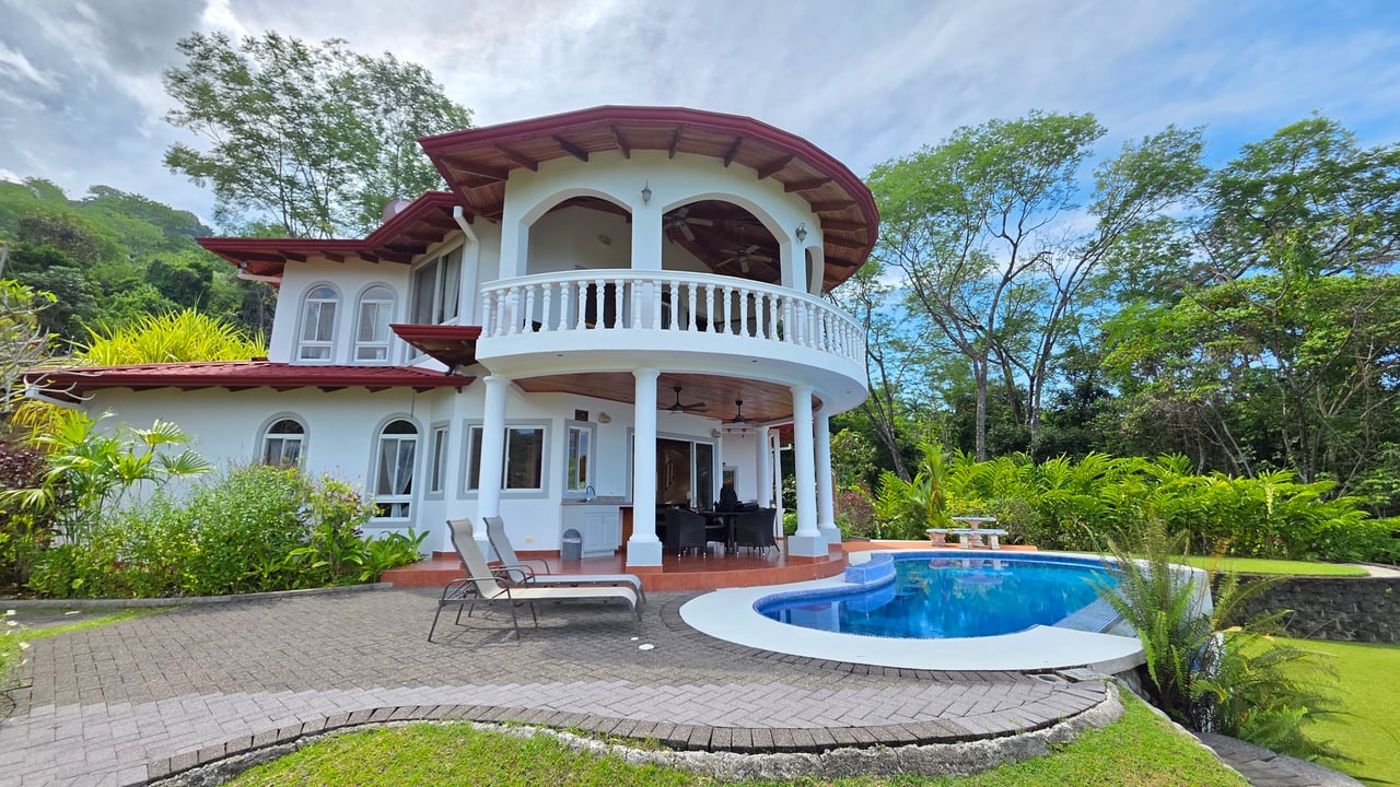 Ojochateau - Rare Ocean & Mountain View 4BR Home in Costa Rica