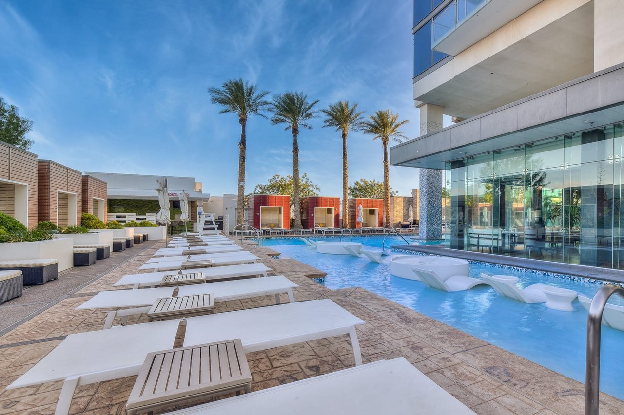 Palms Place