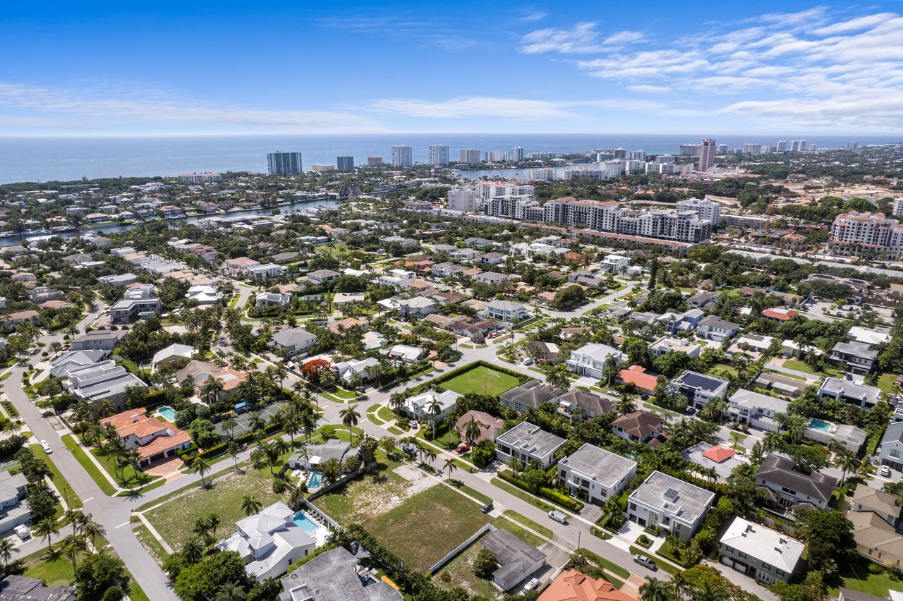 Best Boca Raton Neighborhoods to Buy a Teardown and Build
