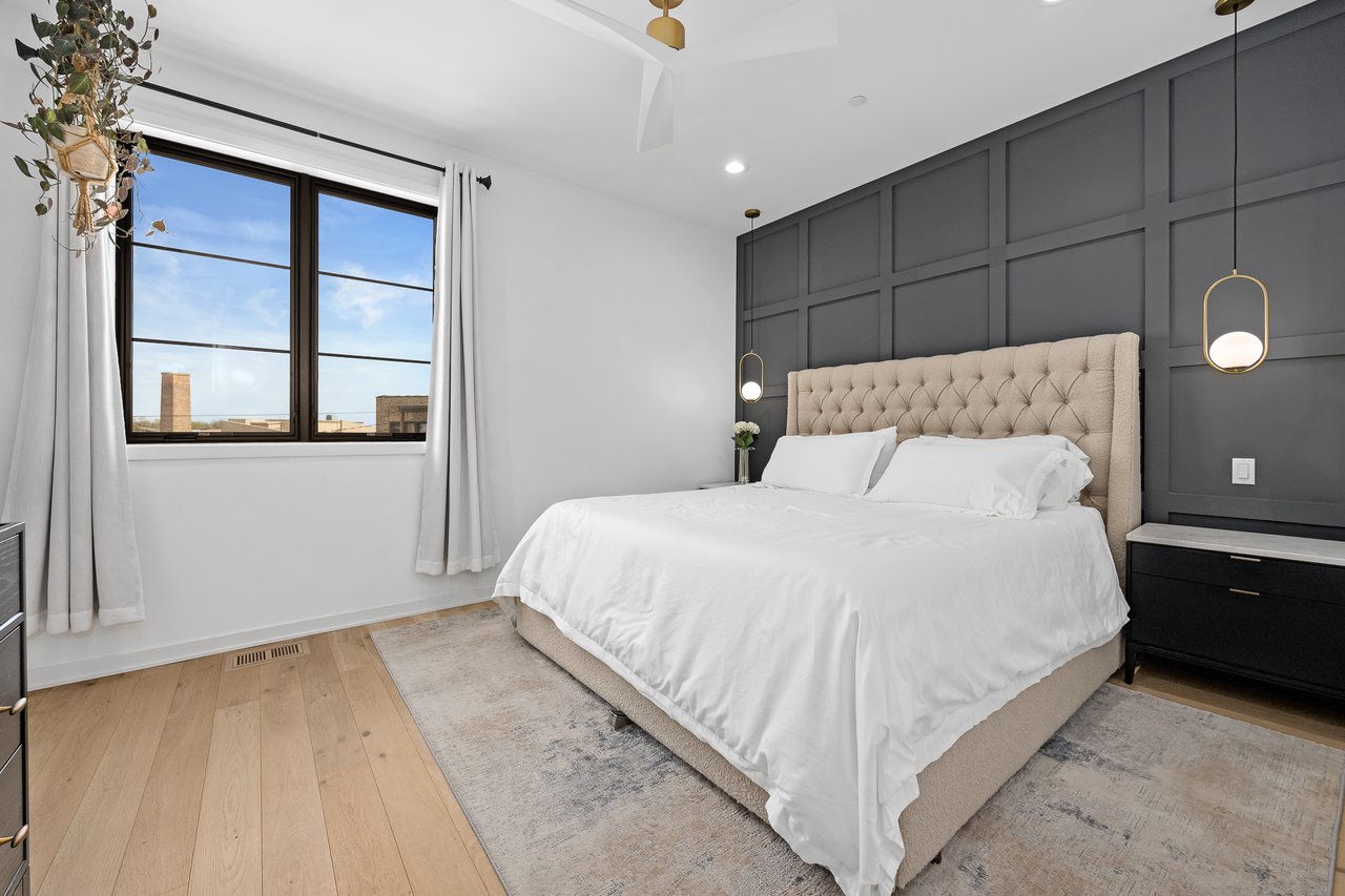 2633 N Emmett St Unit 2R