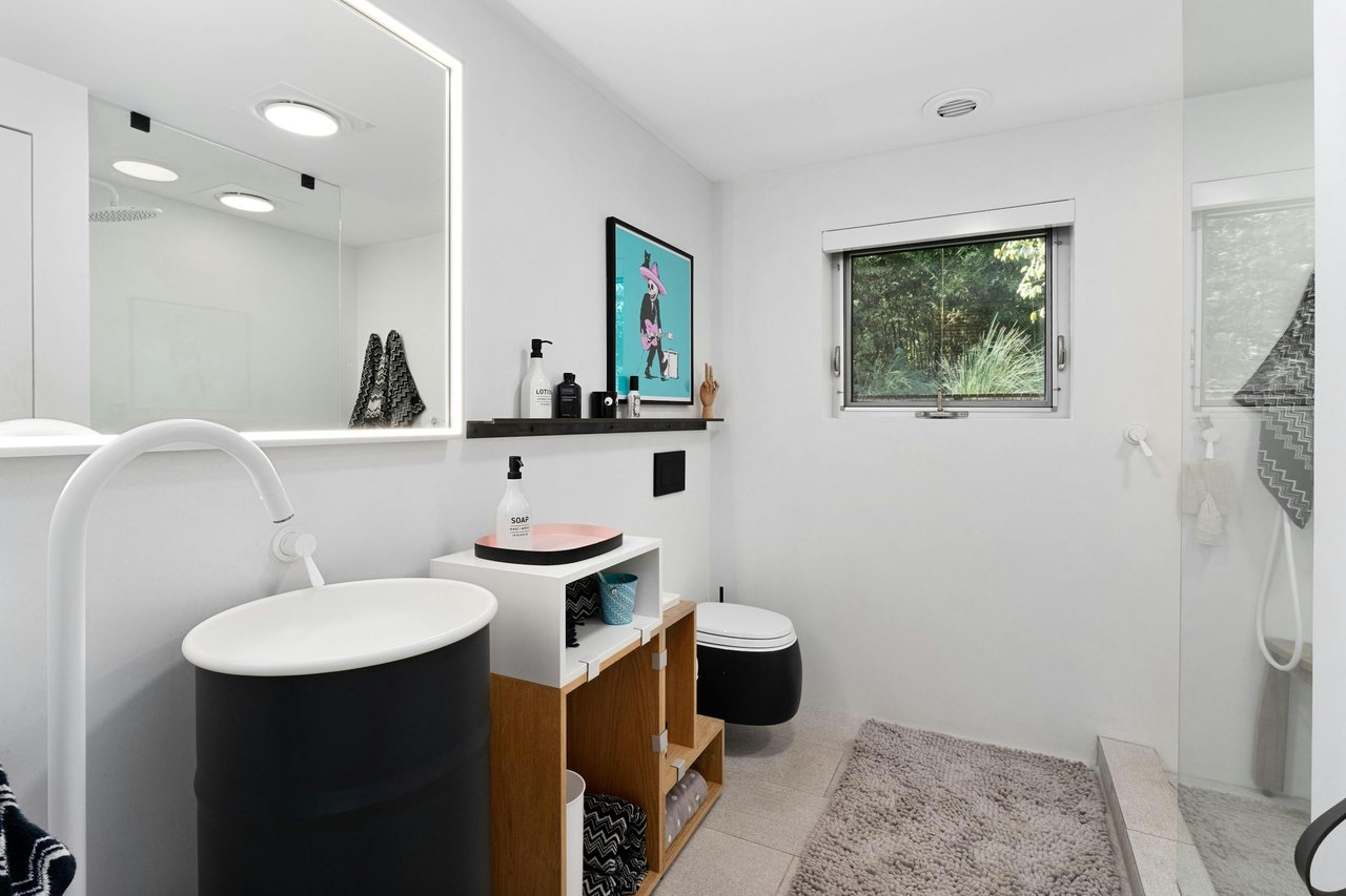 2212 River Hills Road