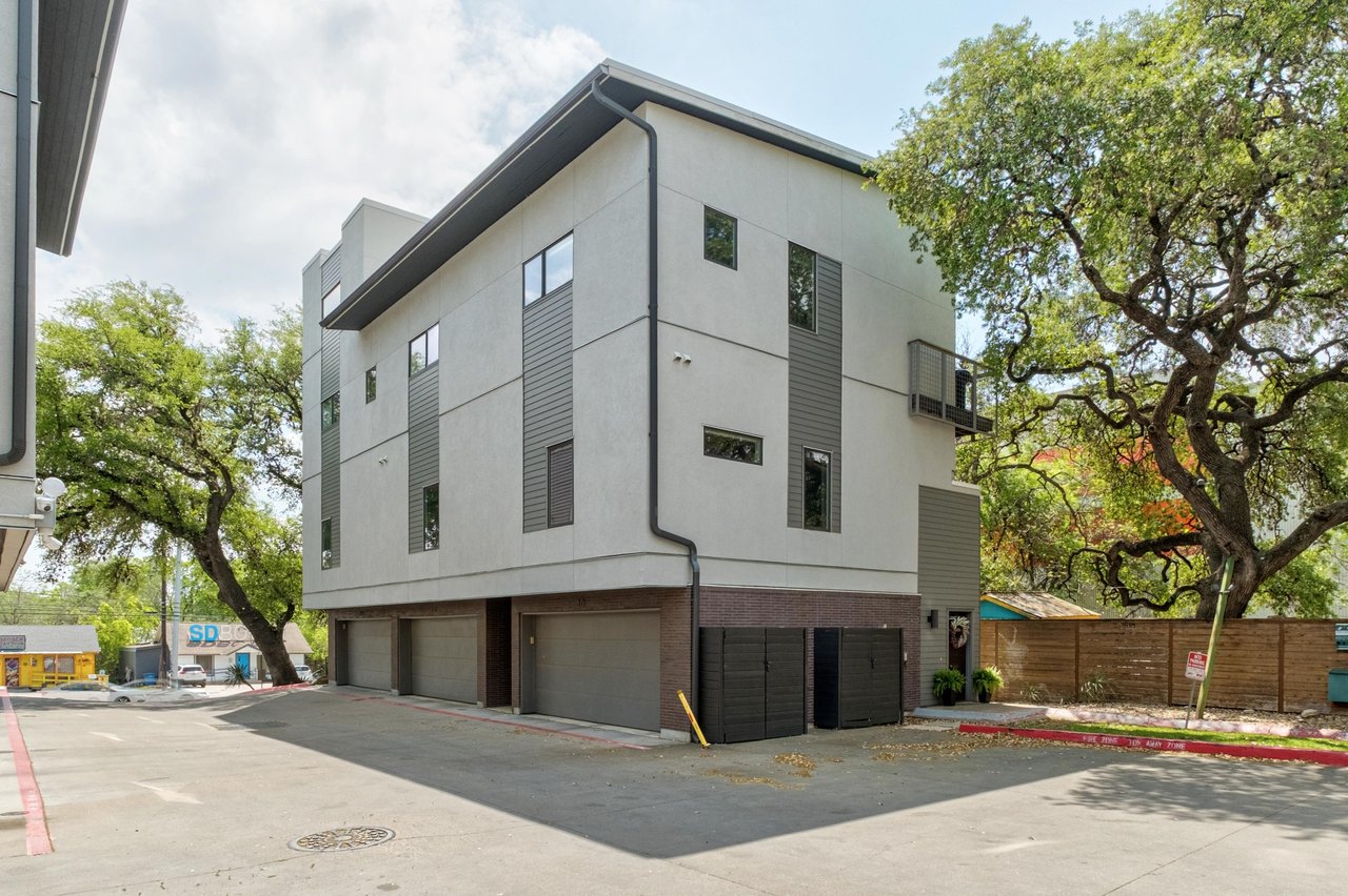 1702 S Lamar Blvd Unit 30