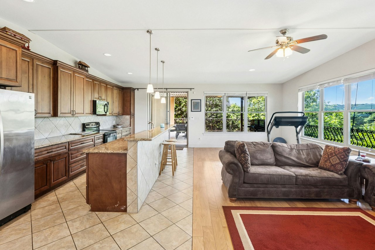 Pre-MLS Open House This Saturday 2-5PM!