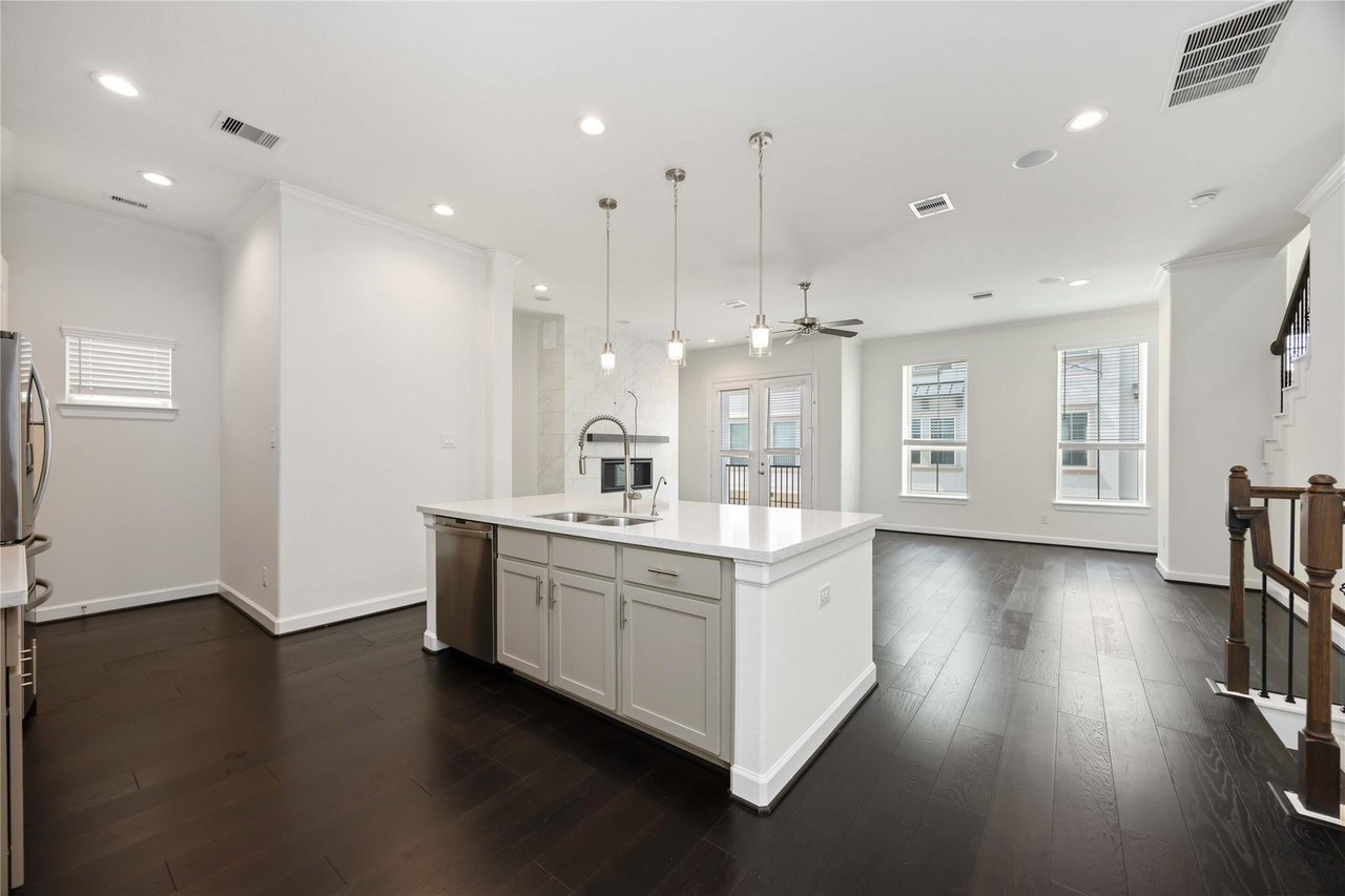 4012 Centre Valley Ln Houston, TX 77043