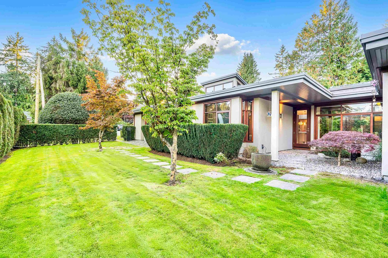 389 MOYNE DR