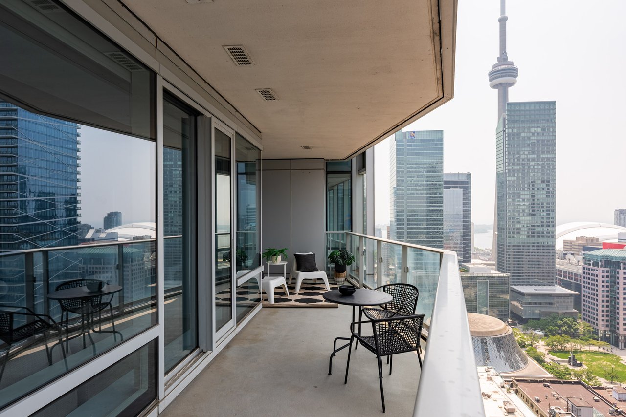 Suite 3203- 180 University Avenue