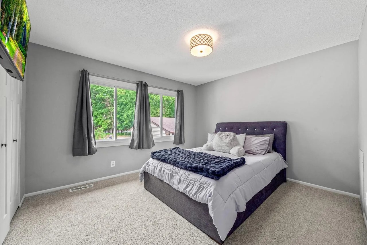 172 River Woods Ln