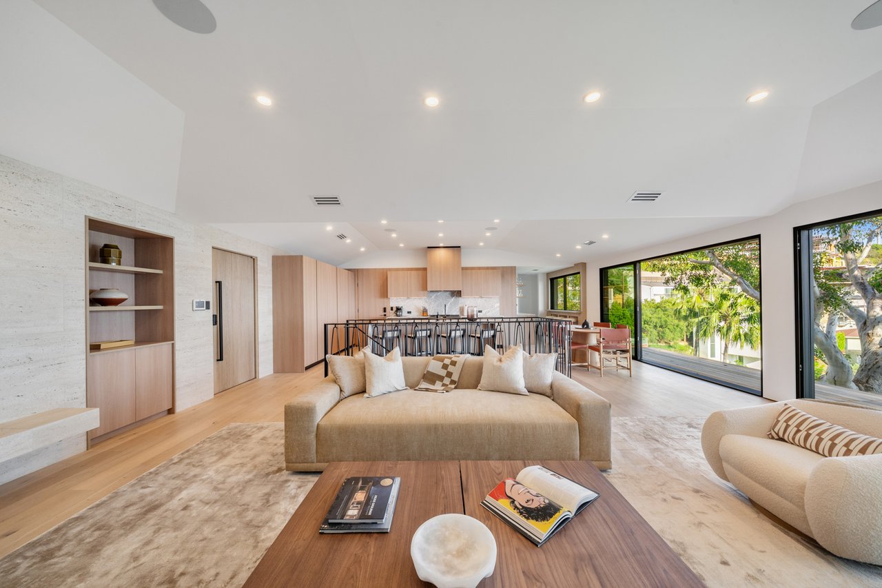 Hollywood Haven ⛰️