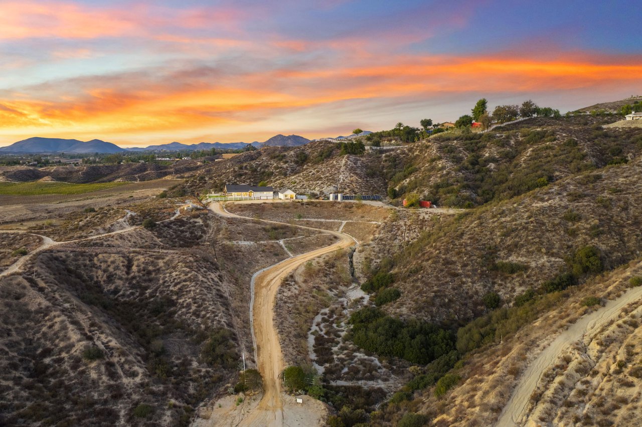 41950 Calle La Escondida