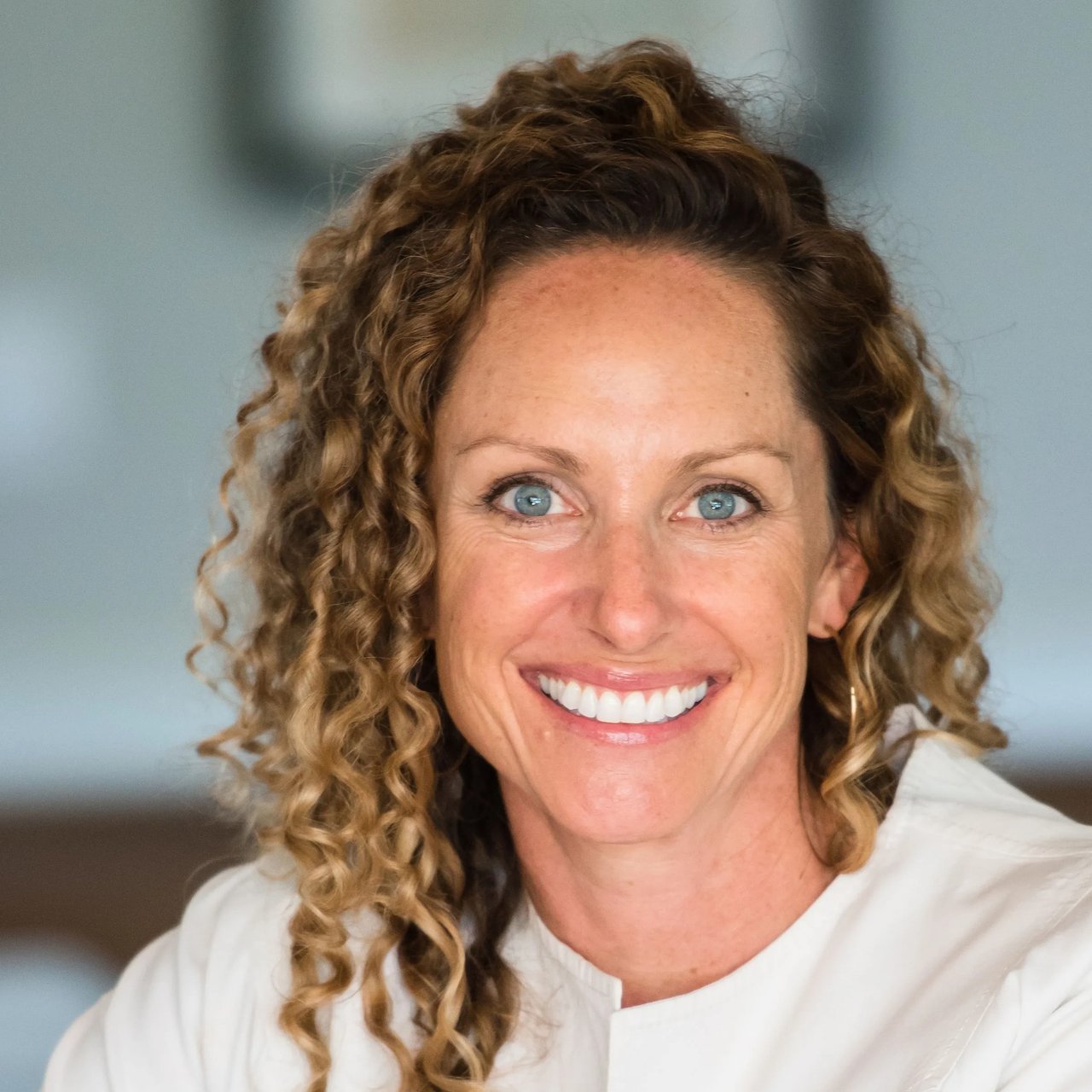 Beth Taylor Portland, ME Real Estate Agent Headshot
