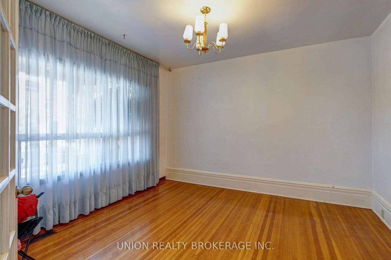 86 Gladstone Ave