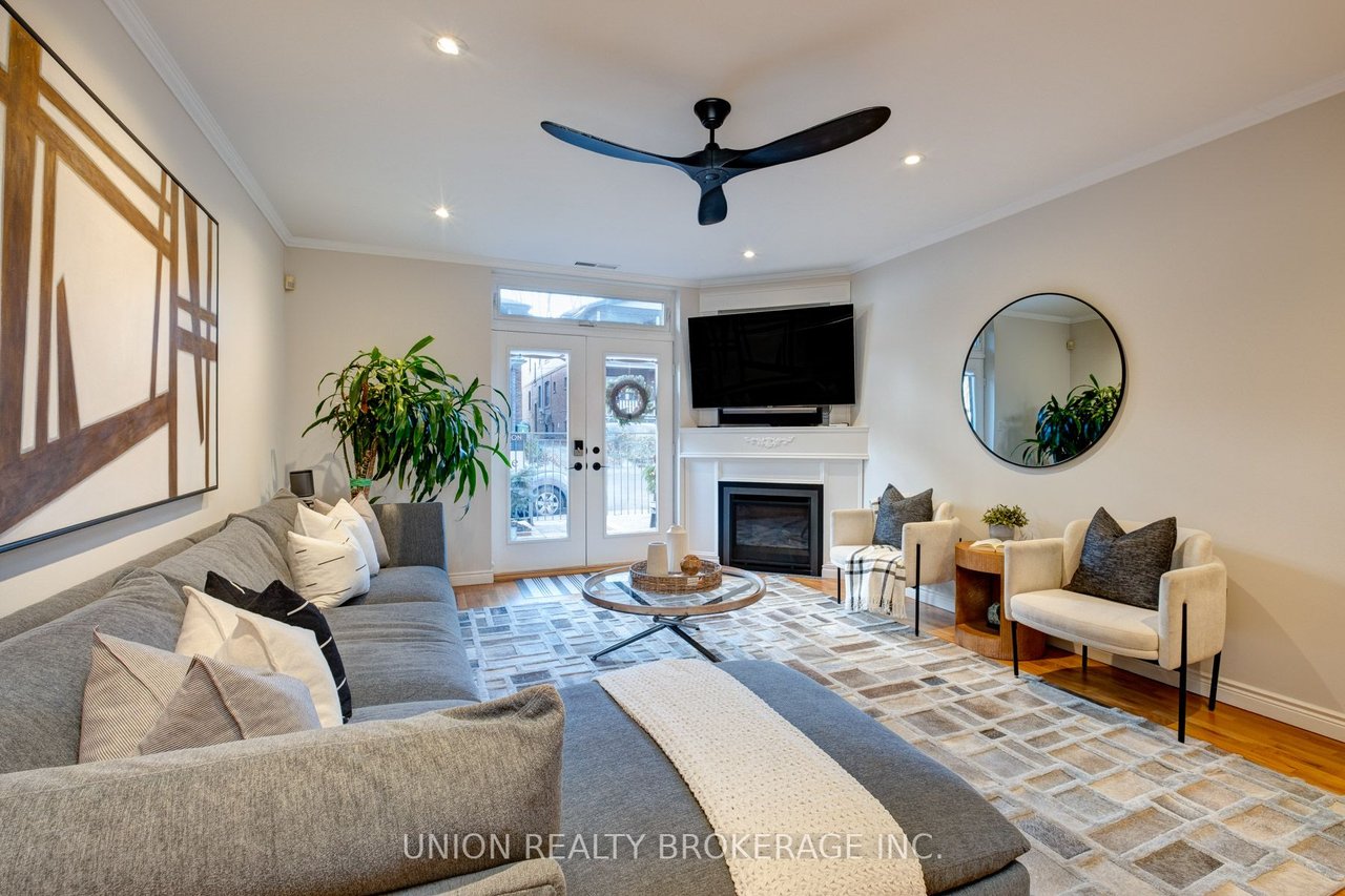 15 Glen Manor Dr, Ste 101 & 5